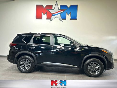 Used 2024 Nissan Rogue S AWD/4WD image 1
