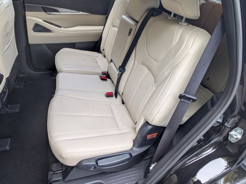 Used 2023 INFINITI QX60 Luxe w/ Performance Audio Package AWD/4WD image 18
