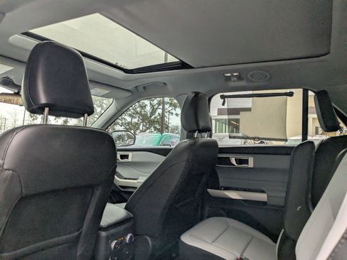 Used 2021 Ford Explorer XLT w/ Equipment Group 202A image 21