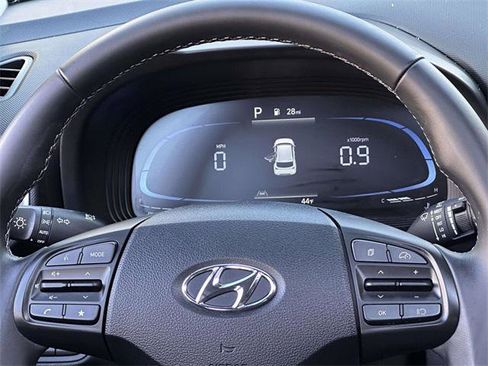 Certified 2024 Hyundai Venue SEL image 19