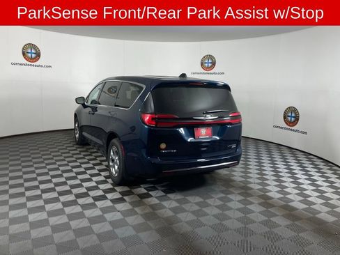 Used 2024 Chrysler Pacifica Limited image 21