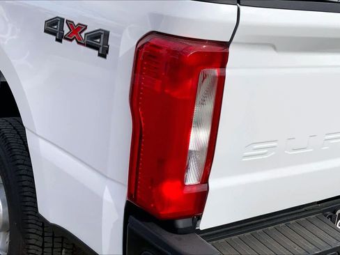 Used 2023 Ford F250 XL w/ Snow Plow Prep Package image 28