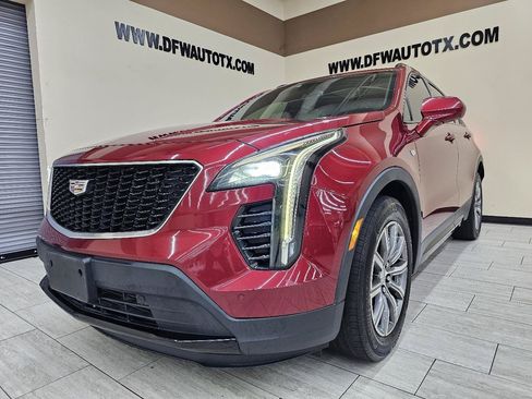 Used 2019 Cadillac XT4 Sport w/ Cold Weather Package FWD image 2