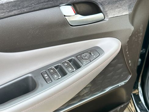 Used 2020 Hyundai Santa Fe SEL image 8