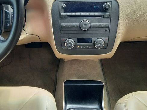 Used 2011 Buick Lucerne CXL FWD image 16