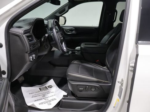 Used 2021 GMC Yukon XL SLT w/ SLT Premium Package image 12