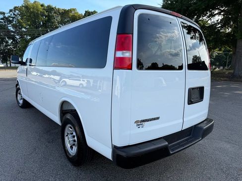 Used 2021 Chevrolet Express 2500 w/ Driver Convenience Package RWD image 4