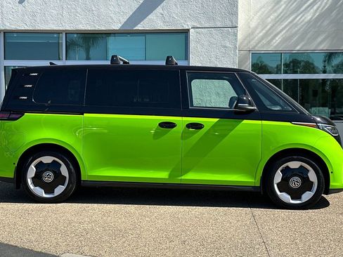New 2025 Volkswagen ID. Buzz Pro S image 3