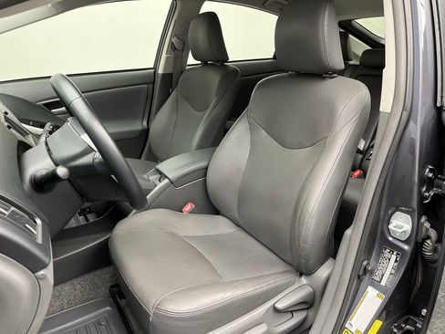 Used 2011 Toyota Prius Four w/ Navigation Pkg FWD image 10