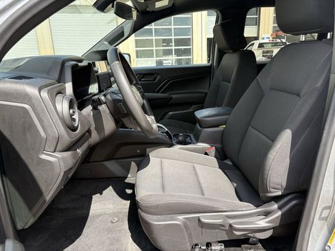 Used 2024 Chevrolet Colorado W/T image 12
