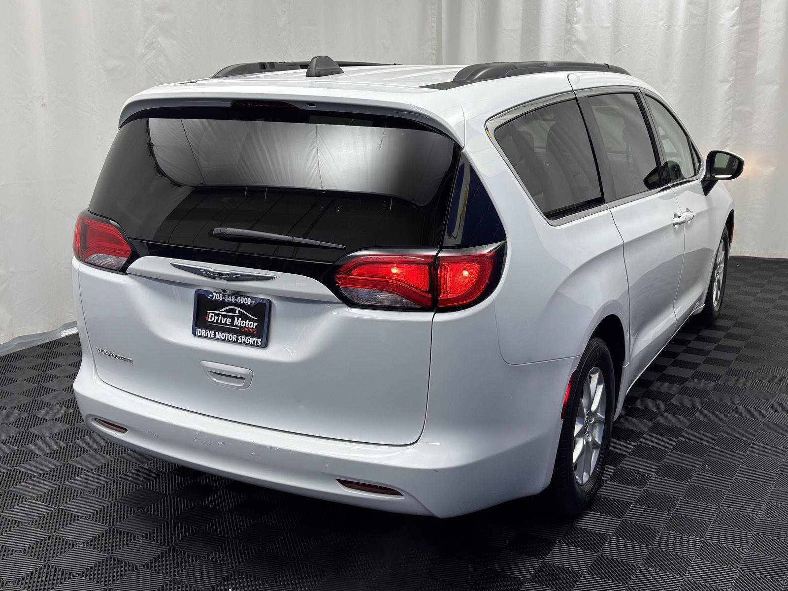 Used 2021 Chrysler Voyager Lxi FWD image 12