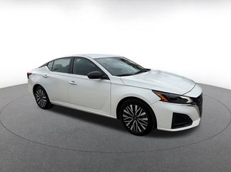 Used 2025 Nissan Altima 2.5 SV FWD video 2