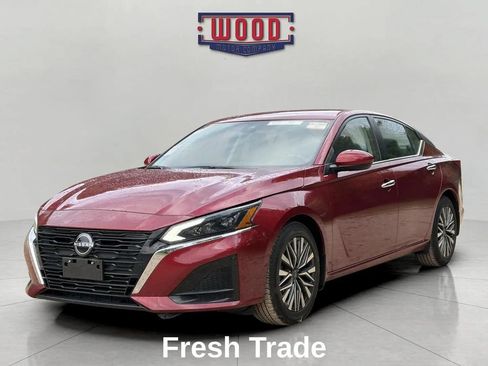 Used 2023 Nissan Altima 2.5 SV FWD image 3