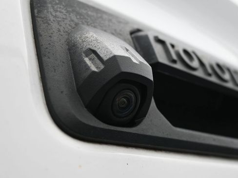 Used 2022 Toyota Tacoma SR image 28