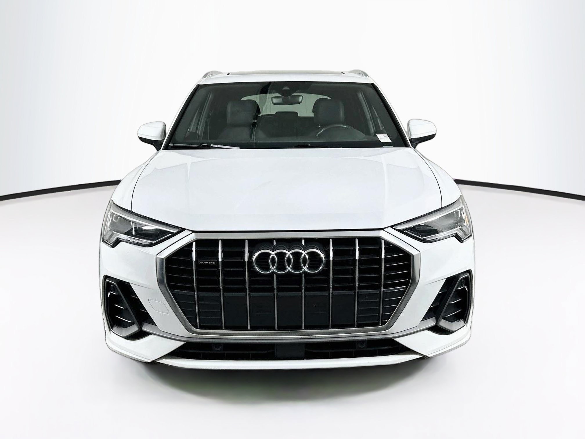 Used 2025 Audi Q3 2.0T Premium AWD/4WD image 2