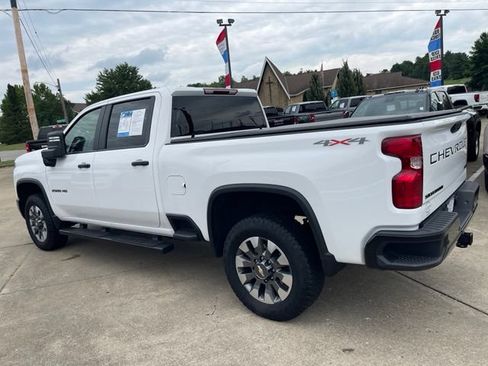Used 2024 Chevrolet Silverado 2500 Custom w/ Custom Value Package AWD/4WD image 4