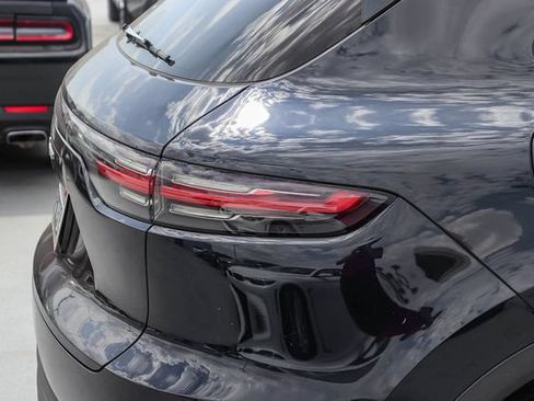Used 2021 Porsche Cayenne AWD/4WD image 8
