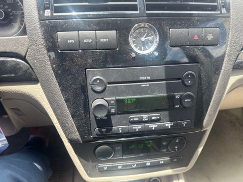 Used 2007 Ford Fusion SEL FWD image 12