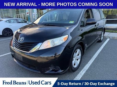 Used 2015 Toyota Sienna LE FWD image 12