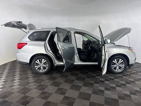 Used 2019 Nissan Pathfinder SV AWD/4WD image 13