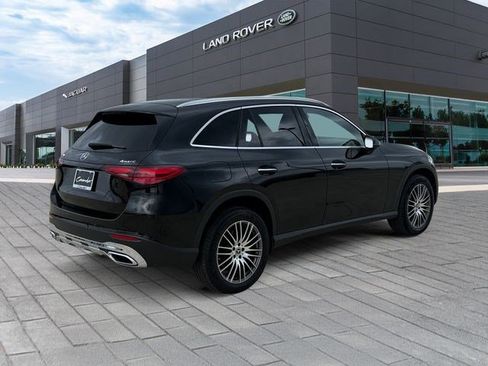 Used 2024 Mercedes-Benz GLC 300 4MATIC image 5