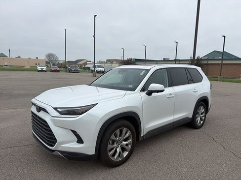 Used 2026 Toyota Grand Highlander Limited image 2