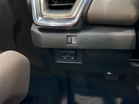 Certified 2026 GMC Canyon Denali image 25