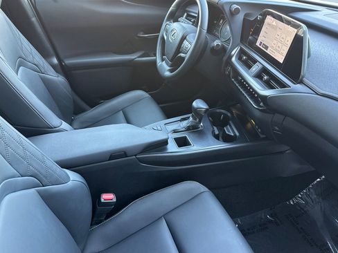 Used 2024 Lexus UX 250h FWD image 17