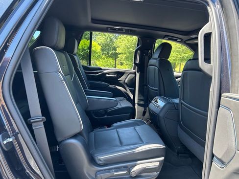 Used 2023 Cadillac Escalade Premium Luxury RWD image 50