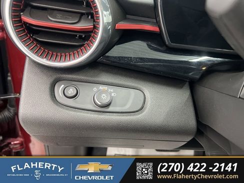 Used 2025 Chevrolet Trax RS image 22