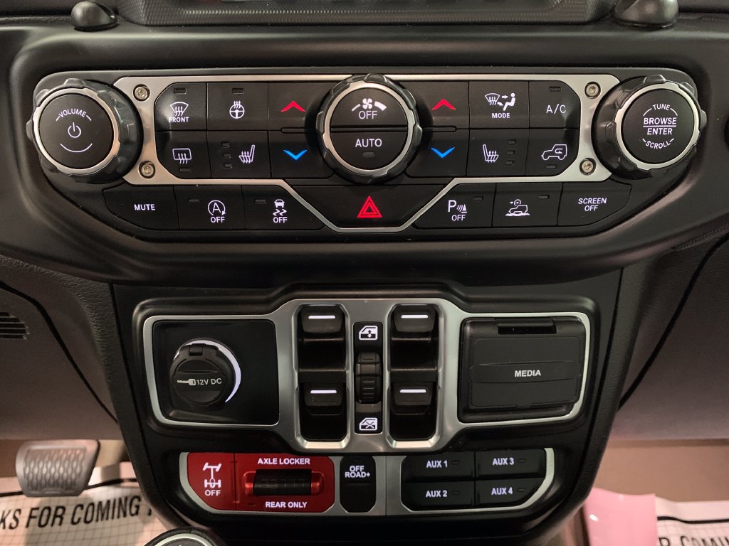 Used 2022 Jeep Gladiator Mojave w/ Cold Weather Group AWD/4WD image 27