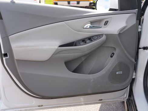 Used 2017 Chevrolet Volt LT w/ Comfort Package FWD image 14