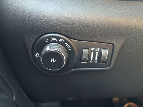 New 2026 Jeep Compass Latitude image 11