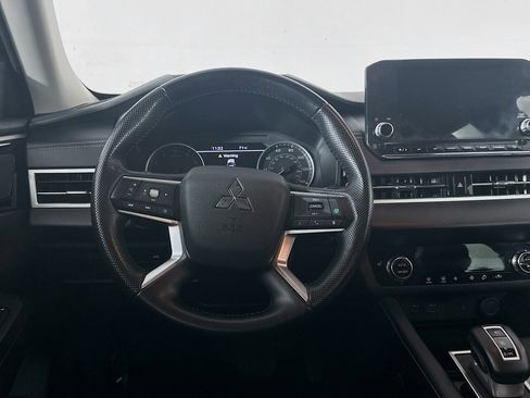 Used 2024 Mitsubishi Outlander SE FWD image 18