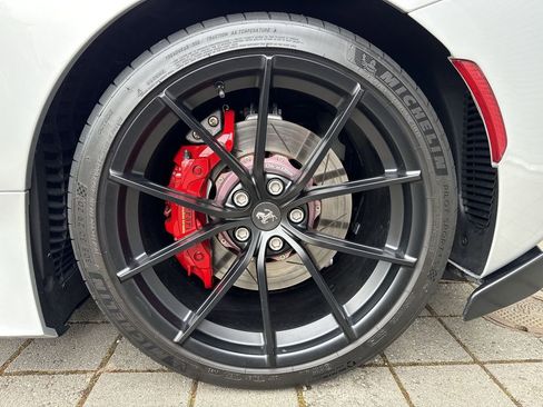 Used 2019 Ferrari 488 Pista Coupe RWD image 40