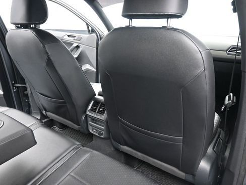 Used 2021 Volkswagen Tiguan SE R-Line image 25