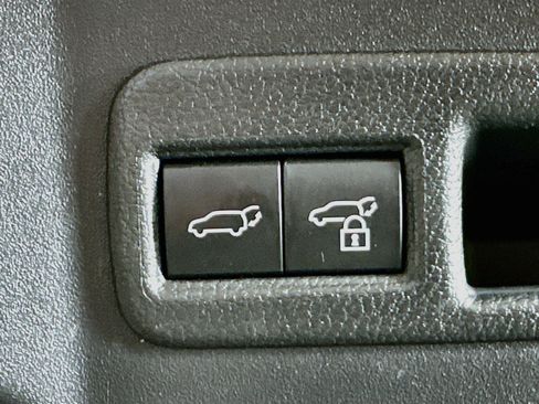 Used 2023 Subaru Solterra AWD image 30