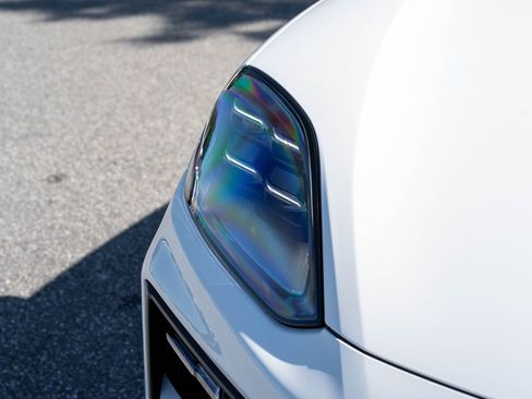 Certified 2025 Porsche Cayenne E-Hybrid w/ Premium Package Plus image 17