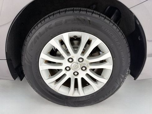 Used 2015 Toyota Sienna XLE image 36