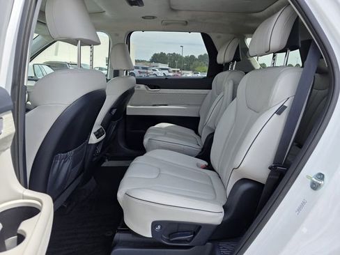 Used 2023 Hyundai Palisade Calligraphy image 18