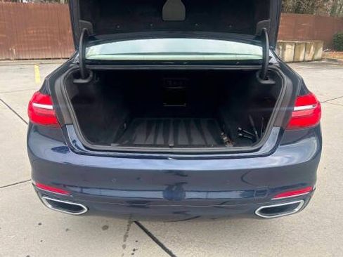 Used 2016 BMW 750i xDrive AWD/4WD image 27