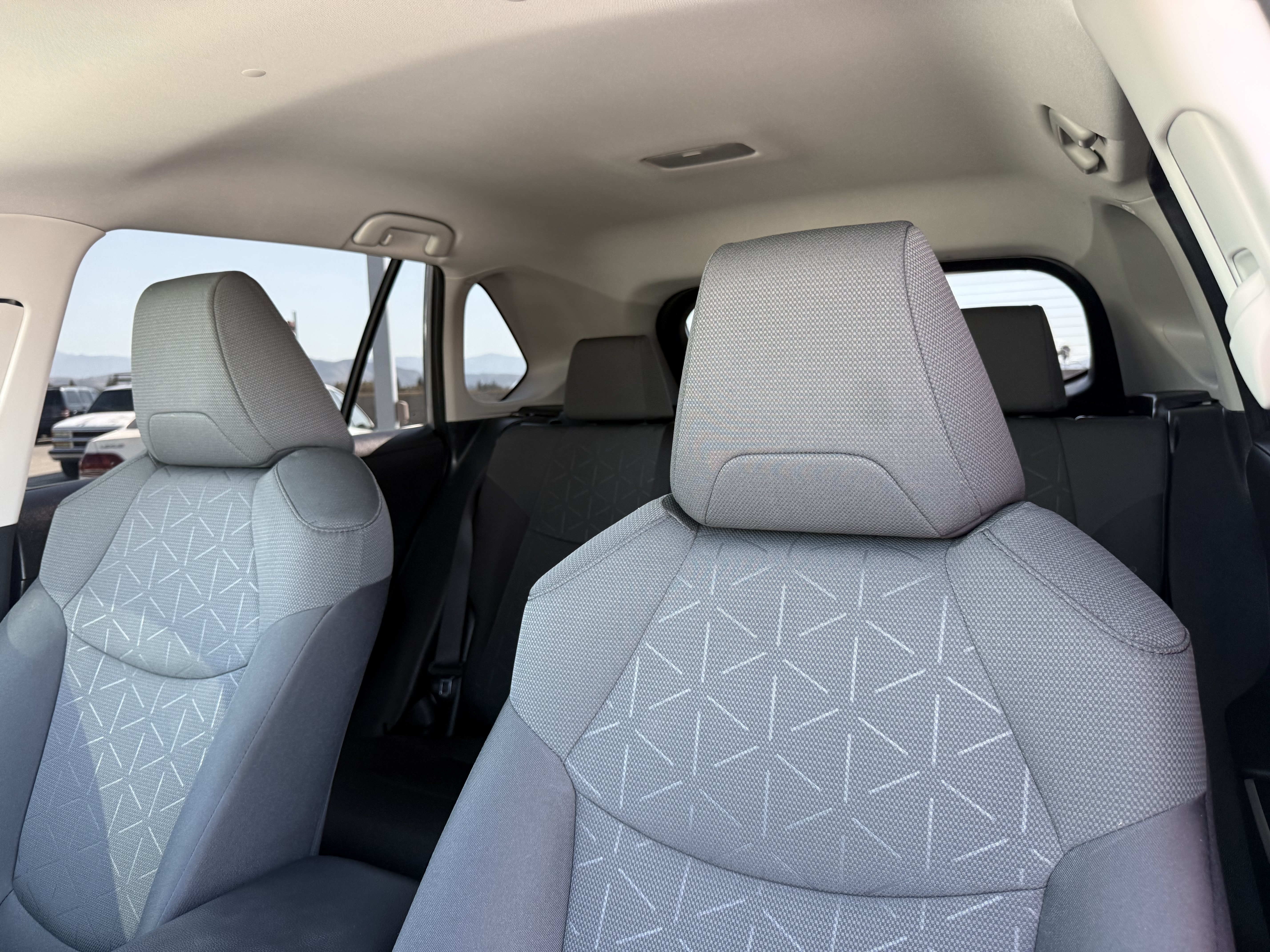 Used 2024 Toyota RAV4 XLE FWD image 21