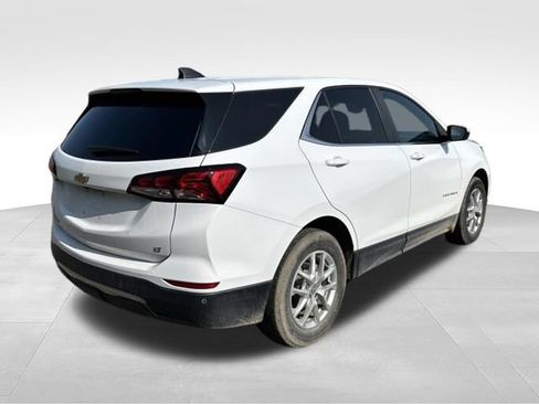 Used 2024 Chevrolet Equinox LT FWD image 2