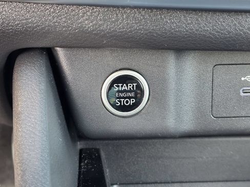 Used 2021 Nissan Rogue SV w/ Premium Package FWD image 23