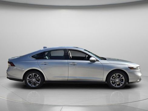 Certified 2024 Honda Accord EX image 3