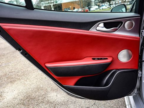 Used 2021 Kia Stinger GT2 image 39