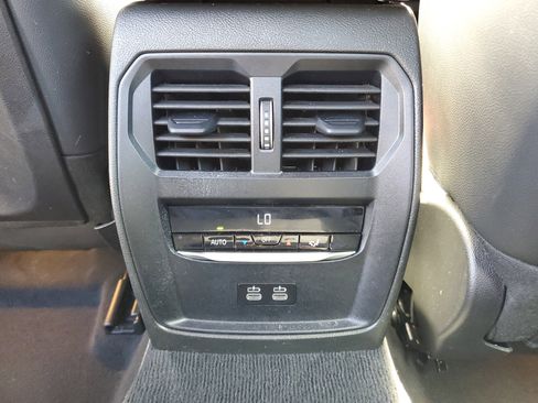 Used 2024 BMW 330i 330i w/ Convenience Package image 11