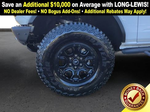 Used 2023 Ford Bronco Wildtrak image 13