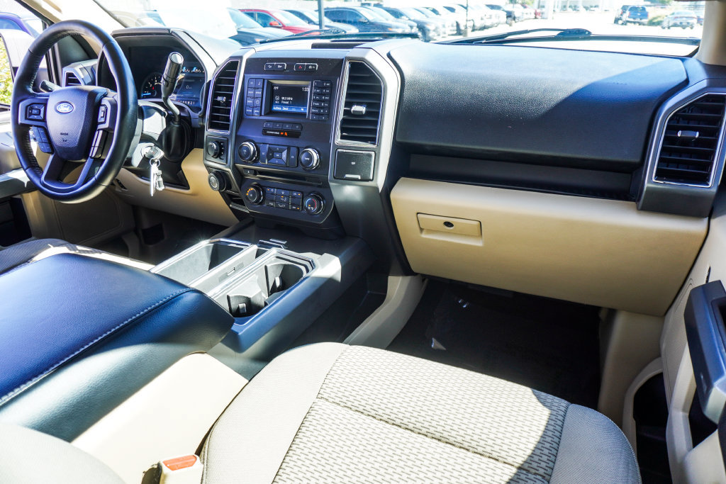 Used 2017 Ford F150 XLT w/ Equipment Group 301A Mid AWD/4WD image 10