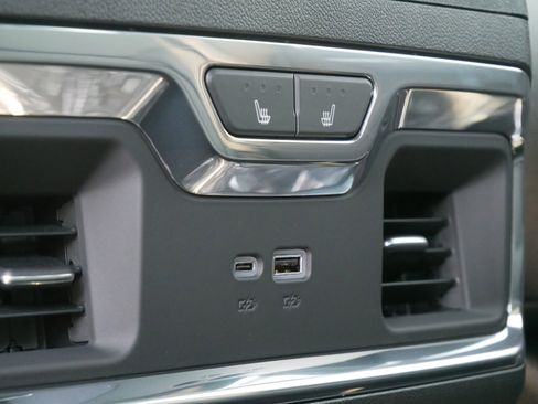 New 2025 GMC Sierra 2500 SLT w/ SLT Premium Package image 8